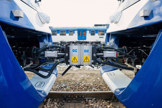 Dellner automatic couplers coupled on the POLREGIO train